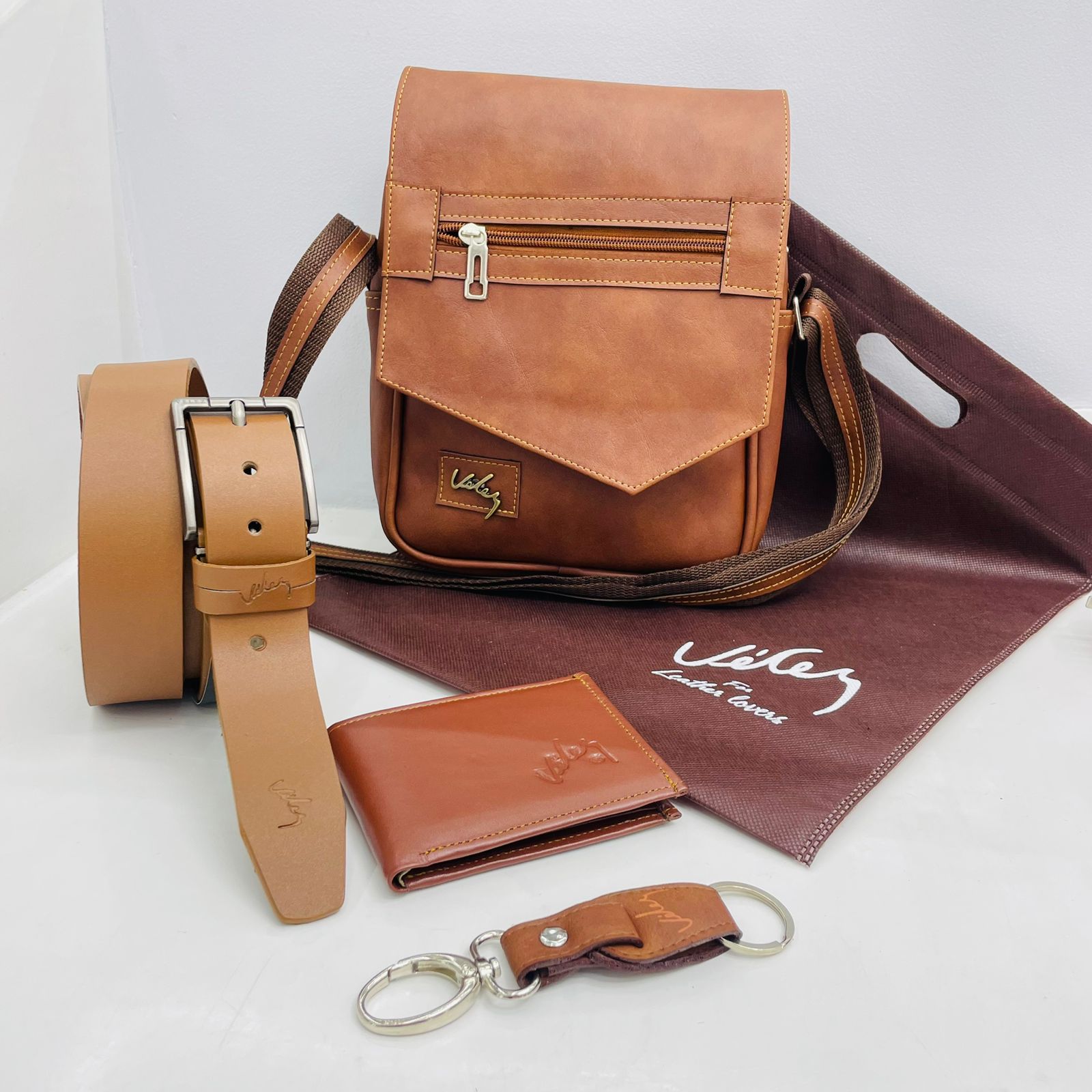 Vista 2 de TRIO CABALLERO LANCELOT VELEZ + LLAVERO - COLOR: MIEL